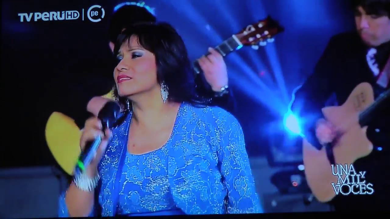 'CLAVEL MARCHITO'  Rosario Lara UNA Y MIL VOCES TV PERÚ HD