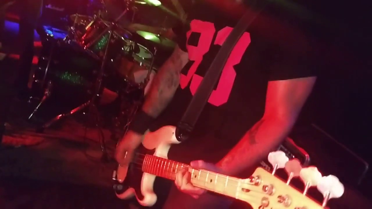 Expulsados  -  en vivo Gato Calavera 1/2 show