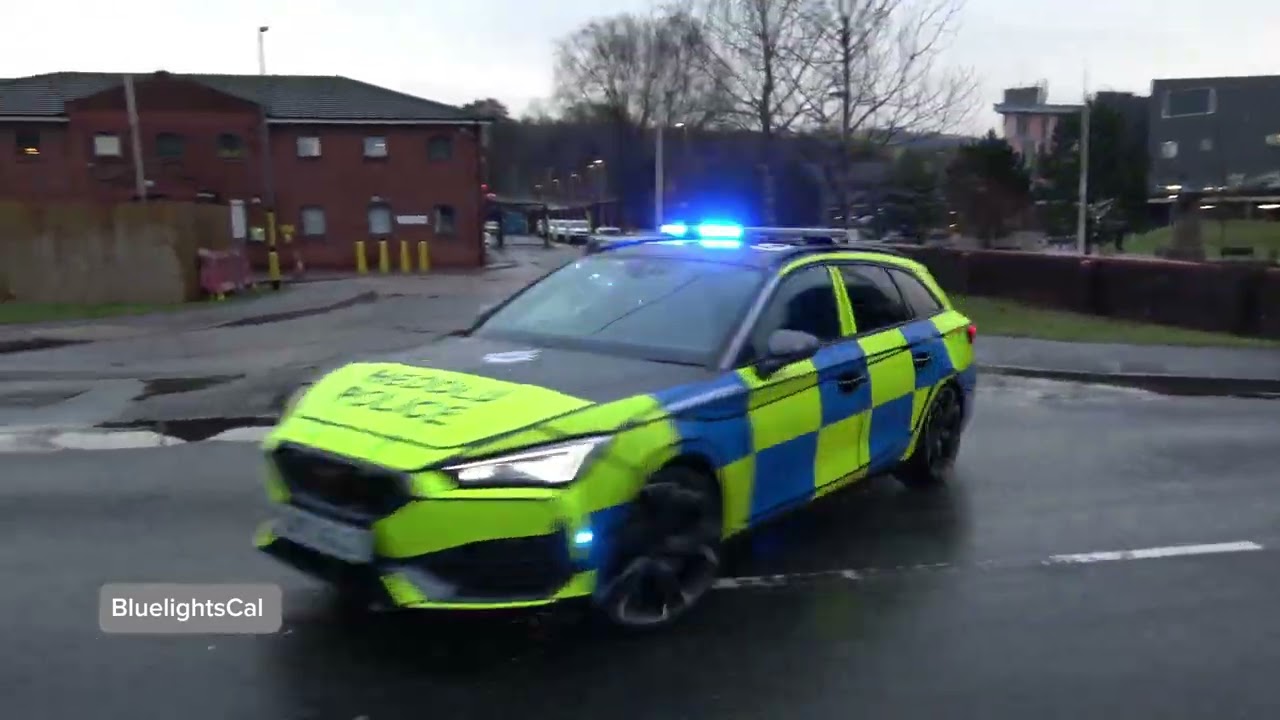 Gwent police Cupra and BMW 135I responding at High speeds with engine pops and crackles