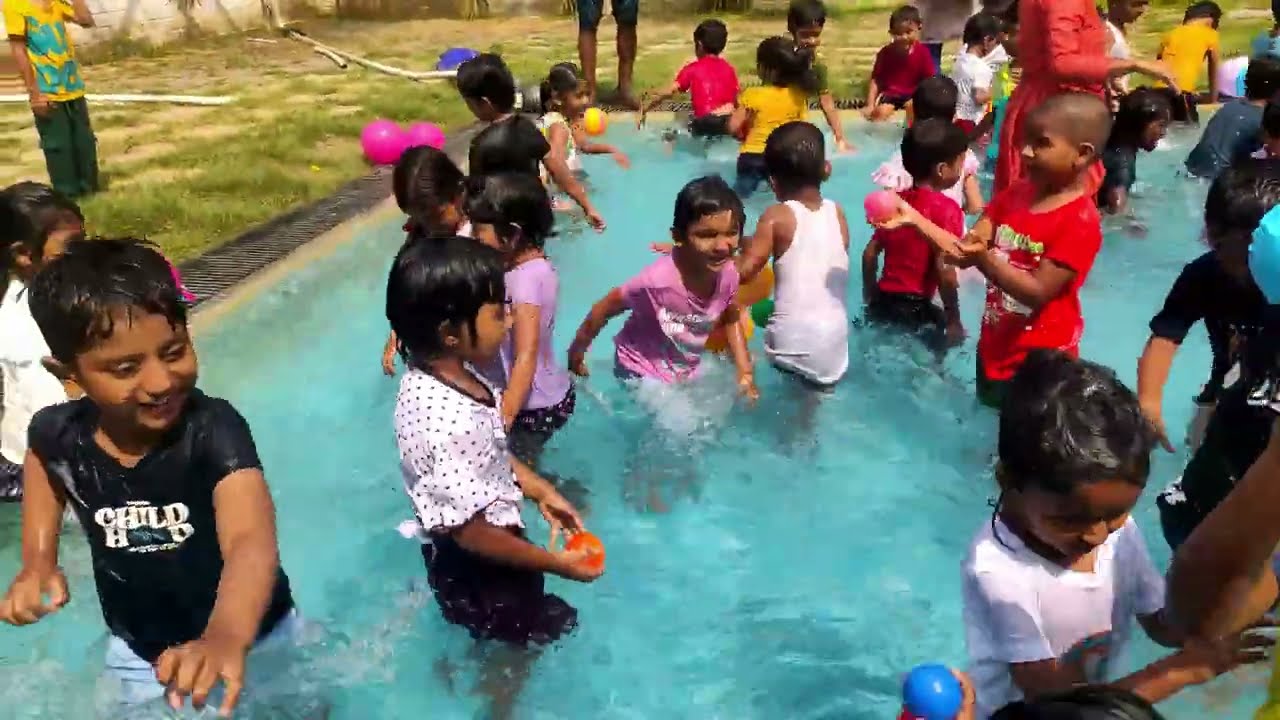 Making a big splash : Grade LKG