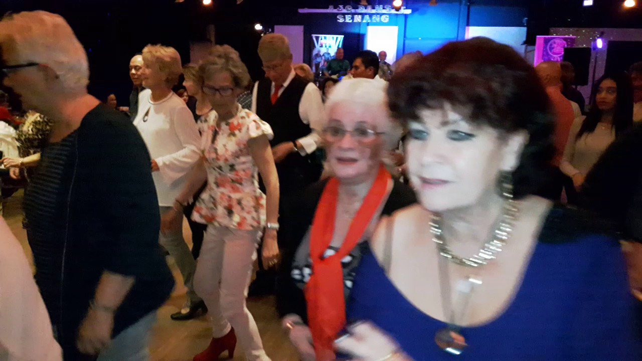 AJO DANSA SENANG  :    zaterdag 15 april 2017      De Bilt     (7 )