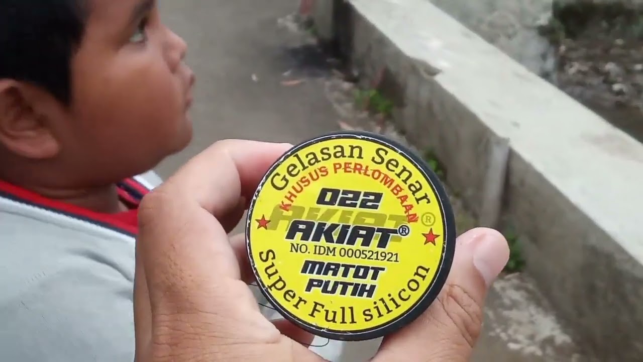 REVIEW GELASAN AKIAT ASLI BANDUNG NGALAHIN 6 LAYANGANNYA NYANGKUT DI POHON