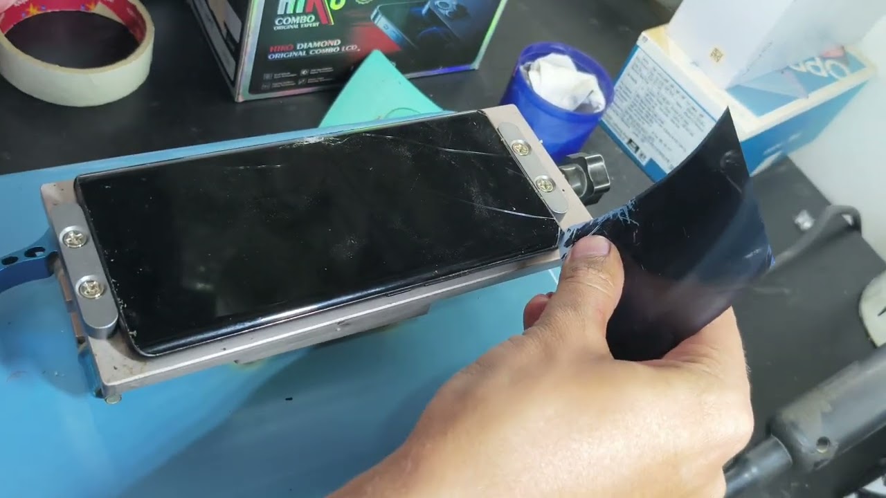 Vivo v30e Edge mobile se remove karte hue glass 