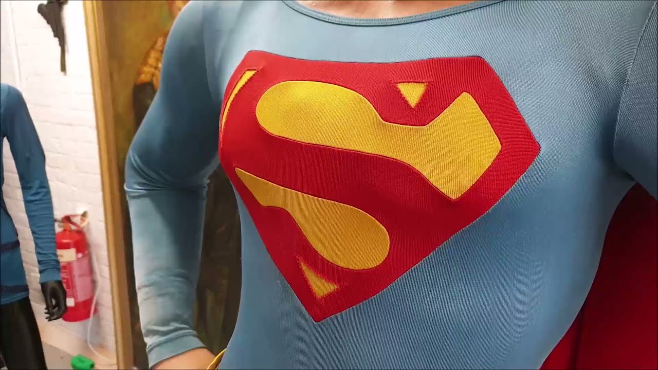 Anatomy Of The Cape - A SUPERMAN Movie Costume Comparison
