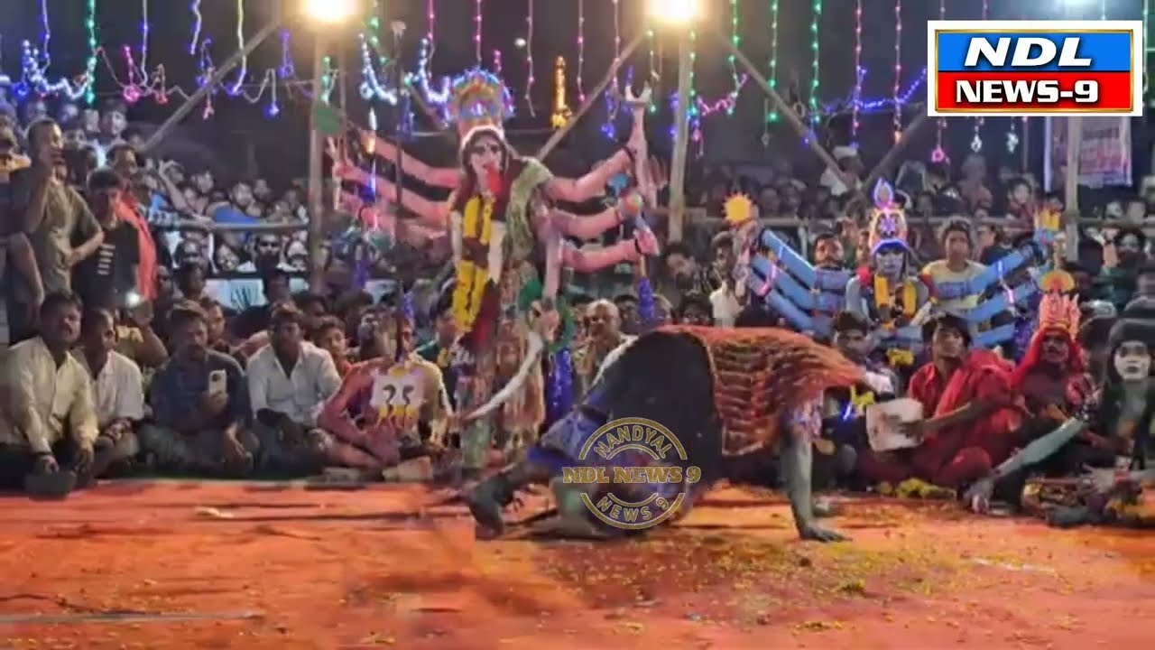 నంద్యాలలో అలరించిన దసరా వేషాలు ఉప్పరి పేట కళాకారులు..#nandyal news 9