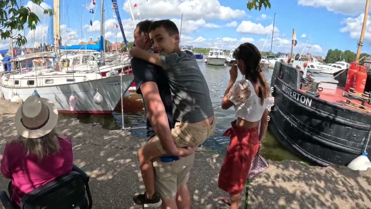 A walk around Oulton Broad