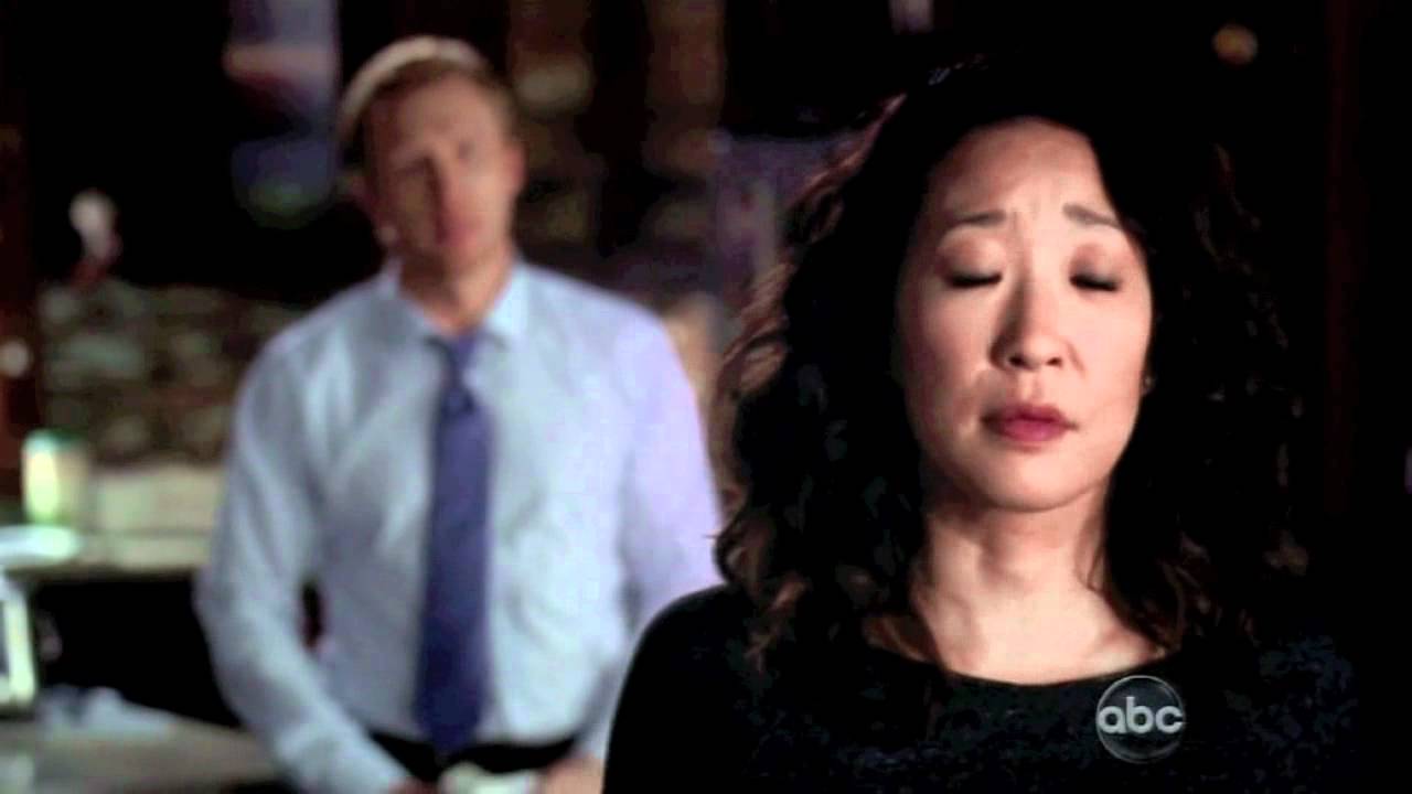 Grey's 8x18 - Cristina and Owen Morning Scene
