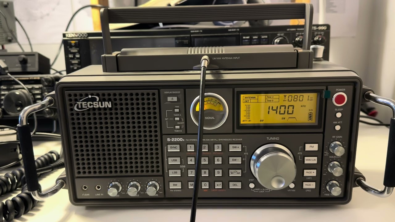 Harbour Light of the Windwards 1400 kHz Carriacou, Grenada, musical interlude on the Tecsun S2200X