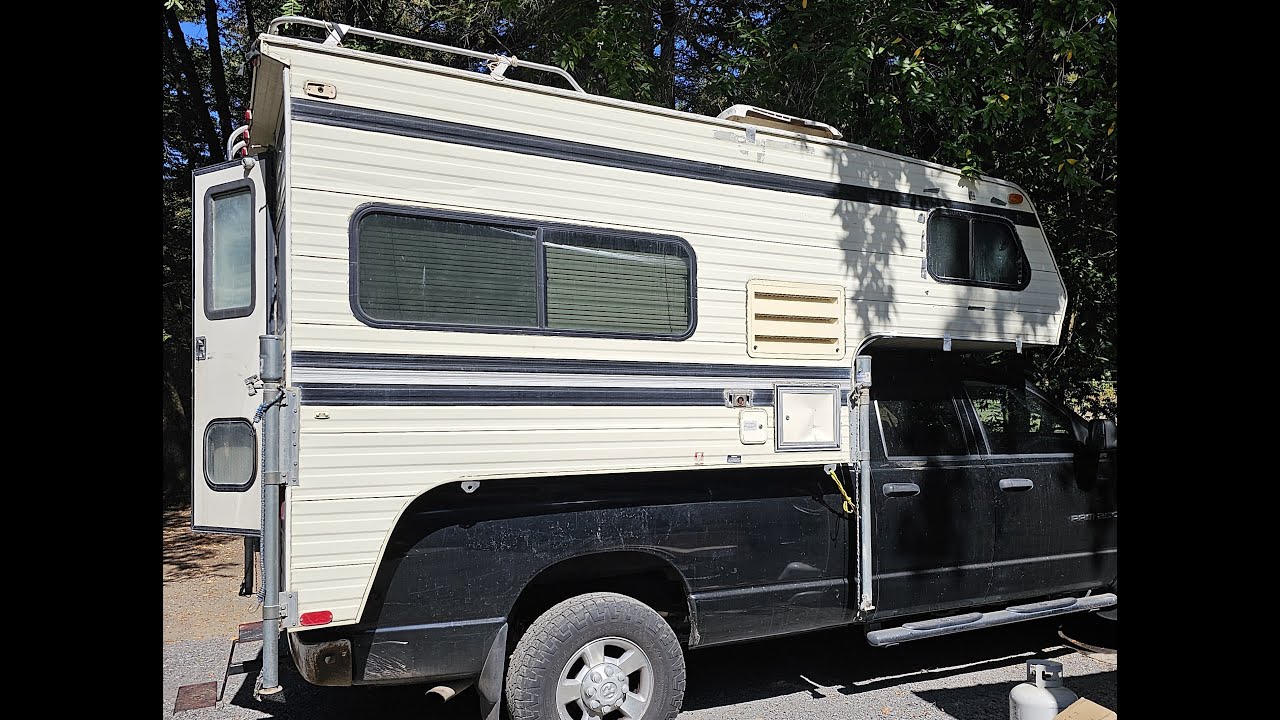 1993 S&S Truck Camper Model 4658 8.5