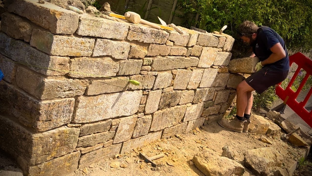 REBUILDING A WALL WITH BIG STONES!