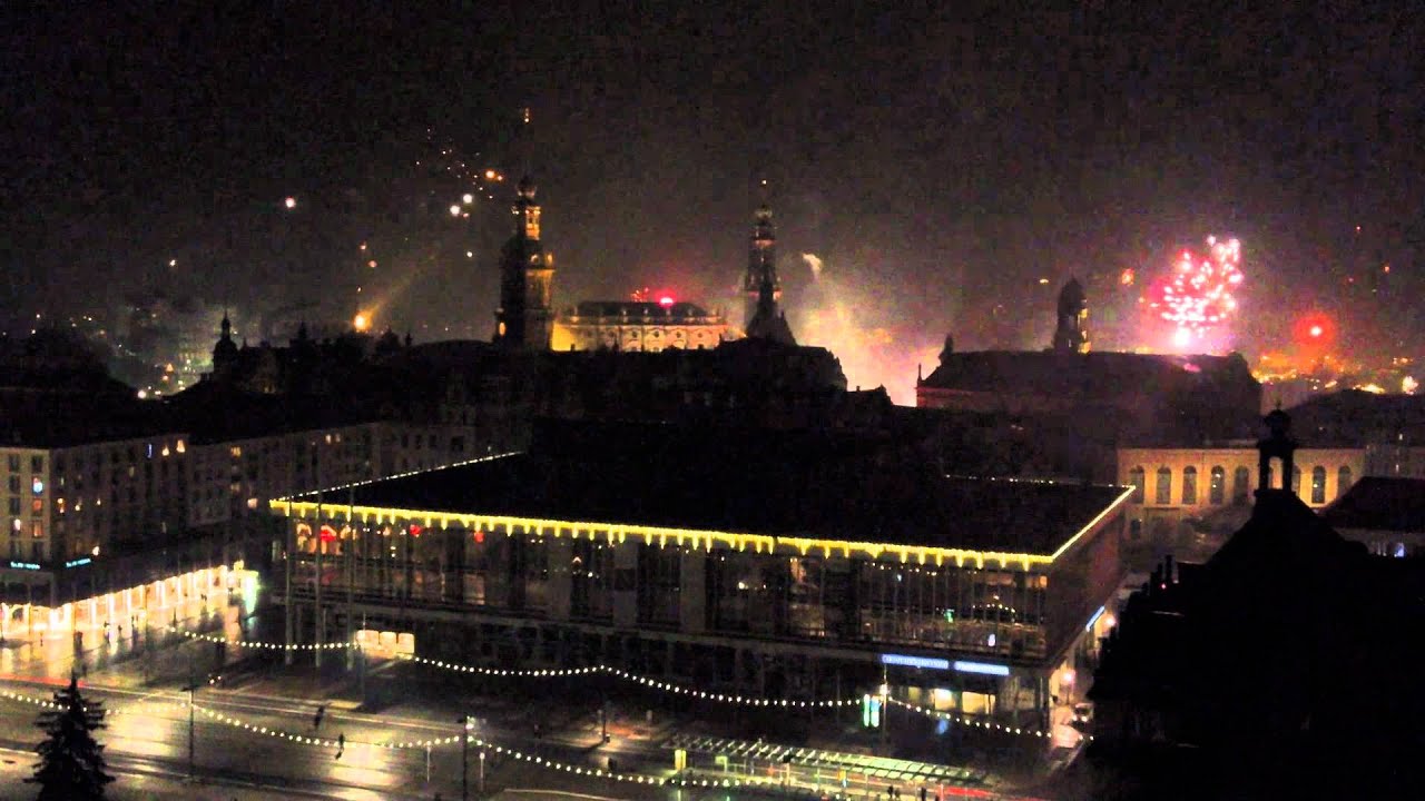 Dresden Silvesterfeuerwerk 2011/2012 Blick vom Kreuzkirchturm