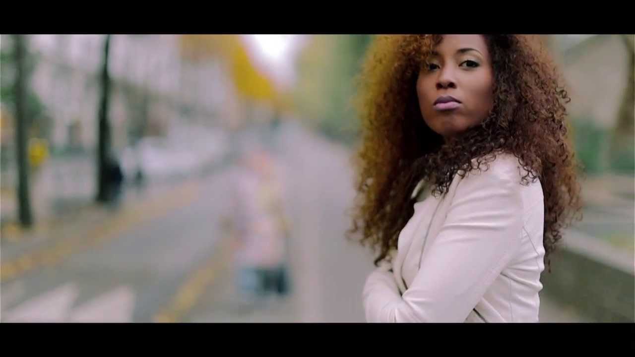 Kelly Standley - Je m'éloigne (Clip Officiel 2013)
