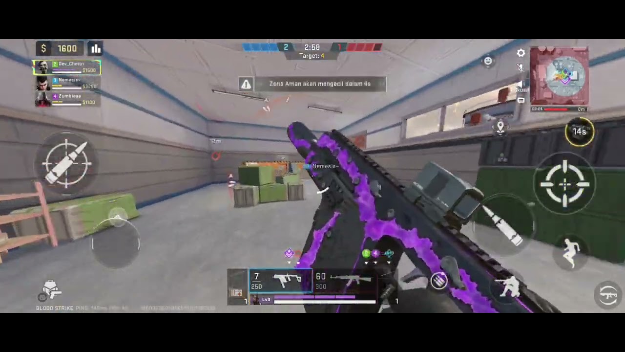 Squad fight Bloodstrike playing game 