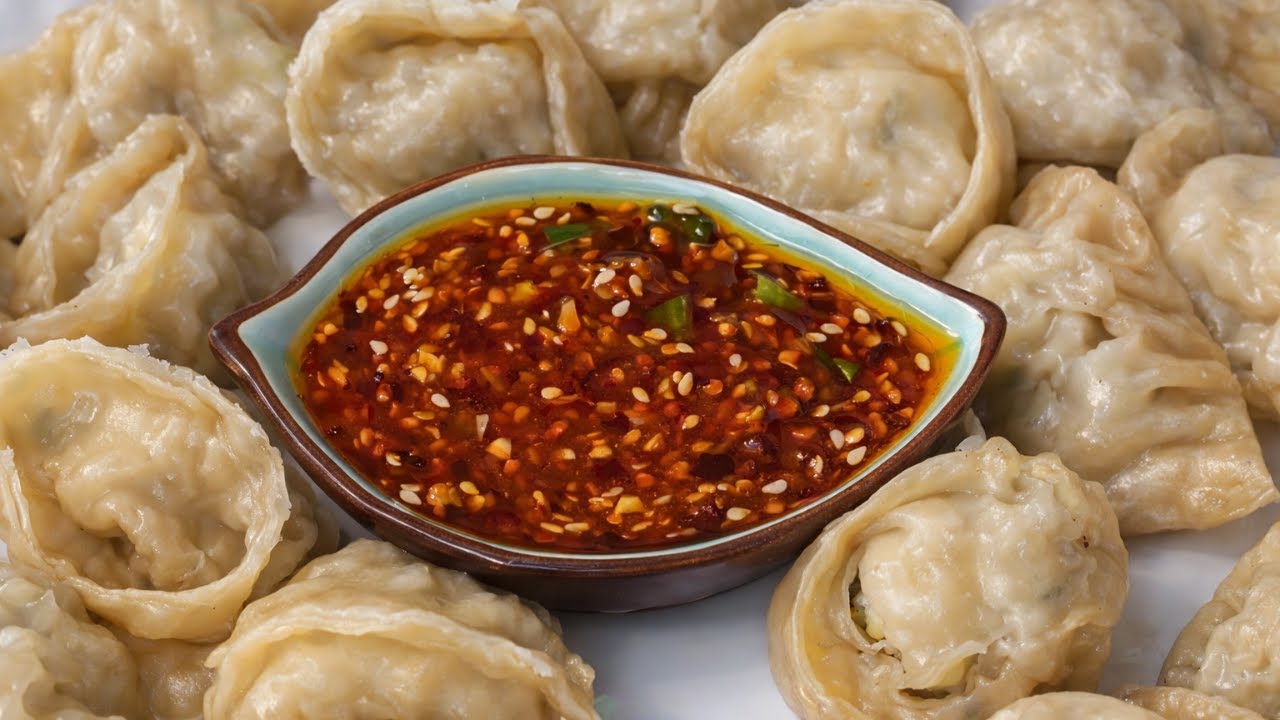 How to Make Steamed Chicken Momos at Home | Easy Momo Recipe