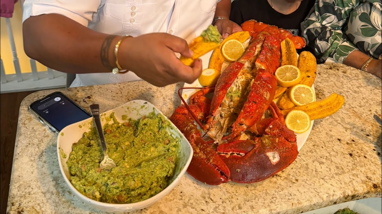 Langosta y Guacamole Preparados en Vivo #humor #food #viral #langosta 