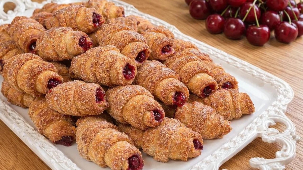 Рогалики с вишнями. Вкус как в детстве!