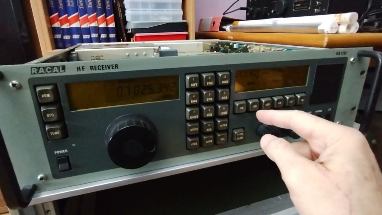 RACAL RA-1792 riparato