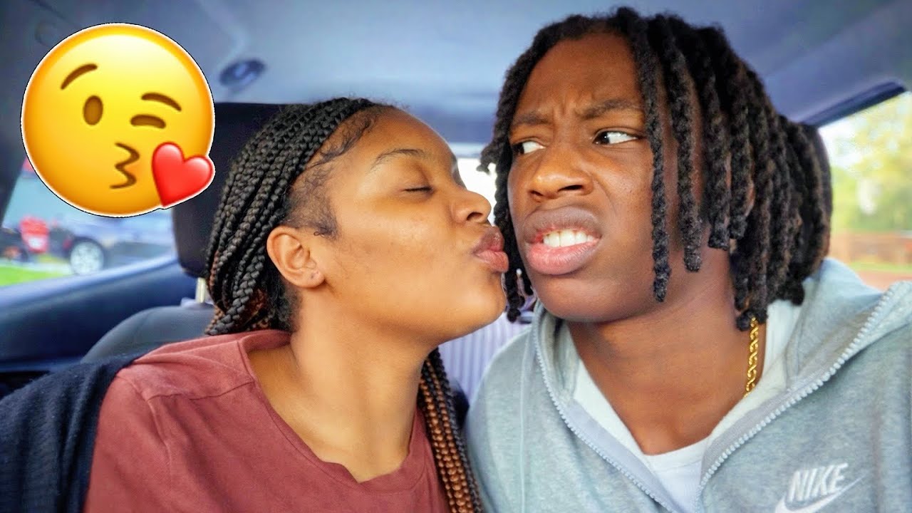 Она наконец-то попыталась меня заинтересовать&hellip;