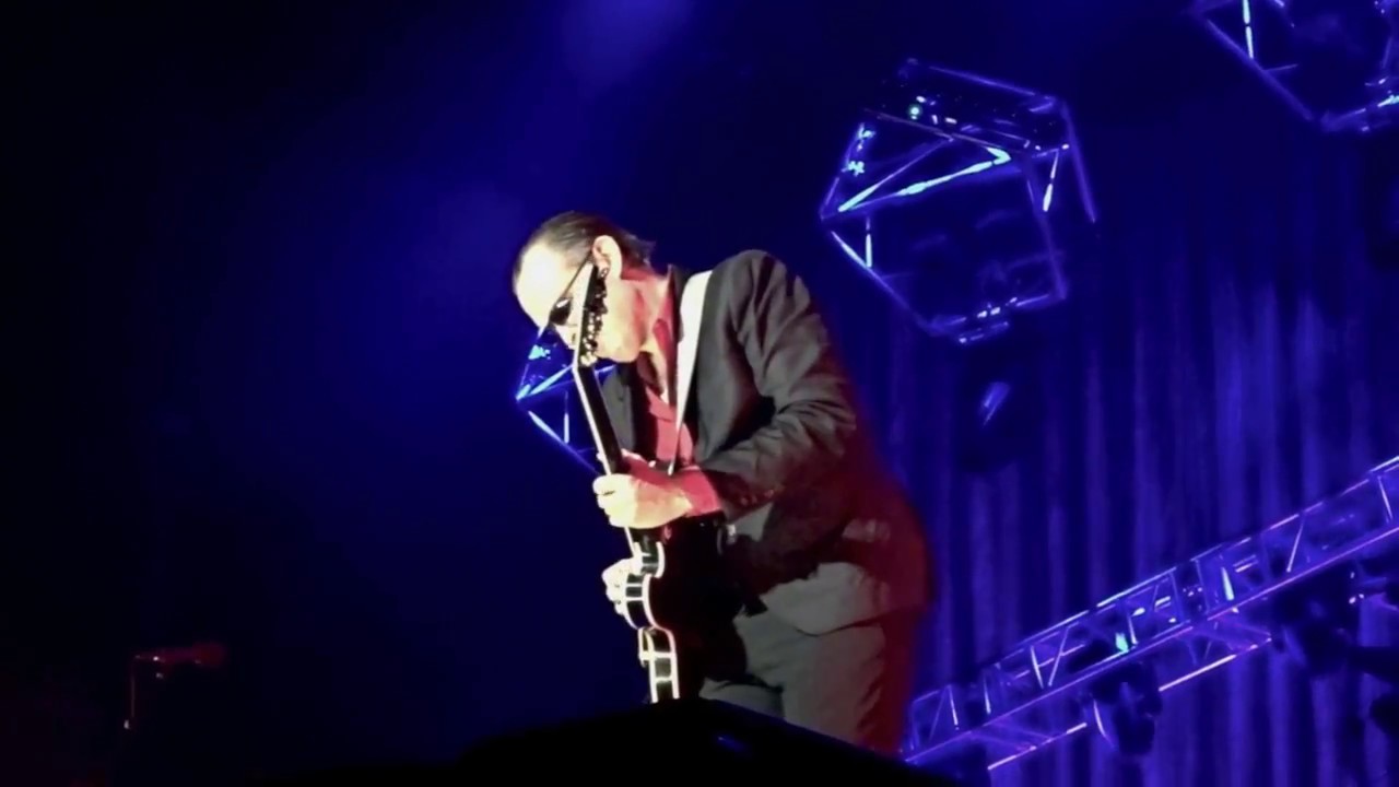 Joe Bonamassa - Nobody Loves Me But My Mother 2016 Altria Theater