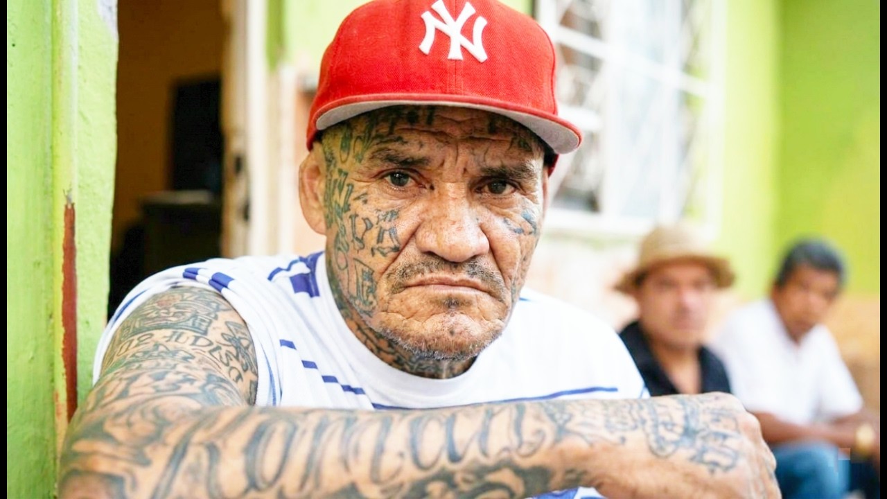 Entr&eacute; SOLO al barrio que TODOS EVITAN&hellip; y conoc&iacute; su historia