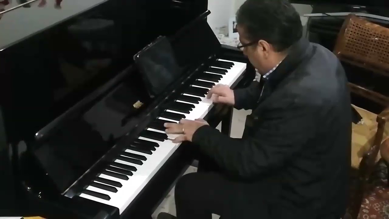 نبتدي منين الحكاية (piano cover)
