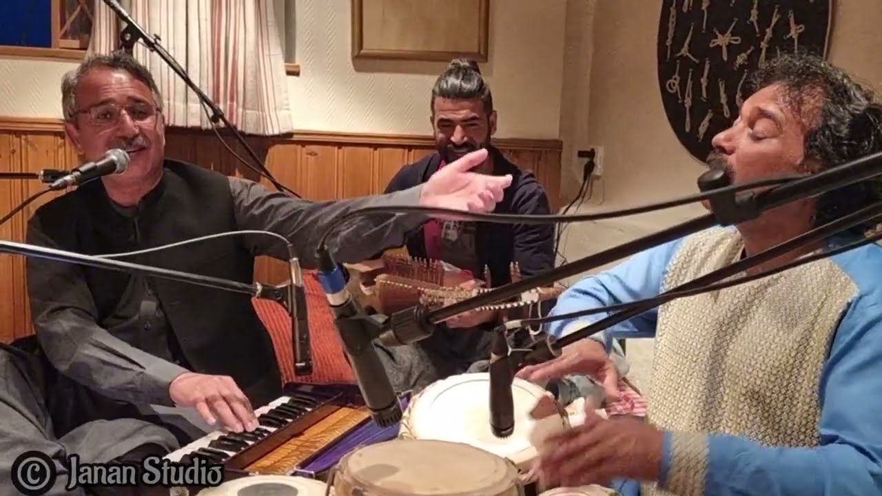Haroon Bacha - Charg Bang dai (  Live ) || هارون باچا || چرګ بانګ دی