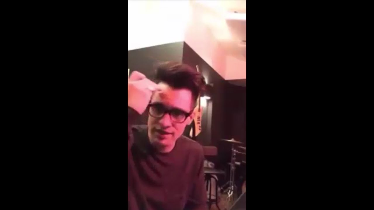 Brendon reacts to all the forehead comments he gets
