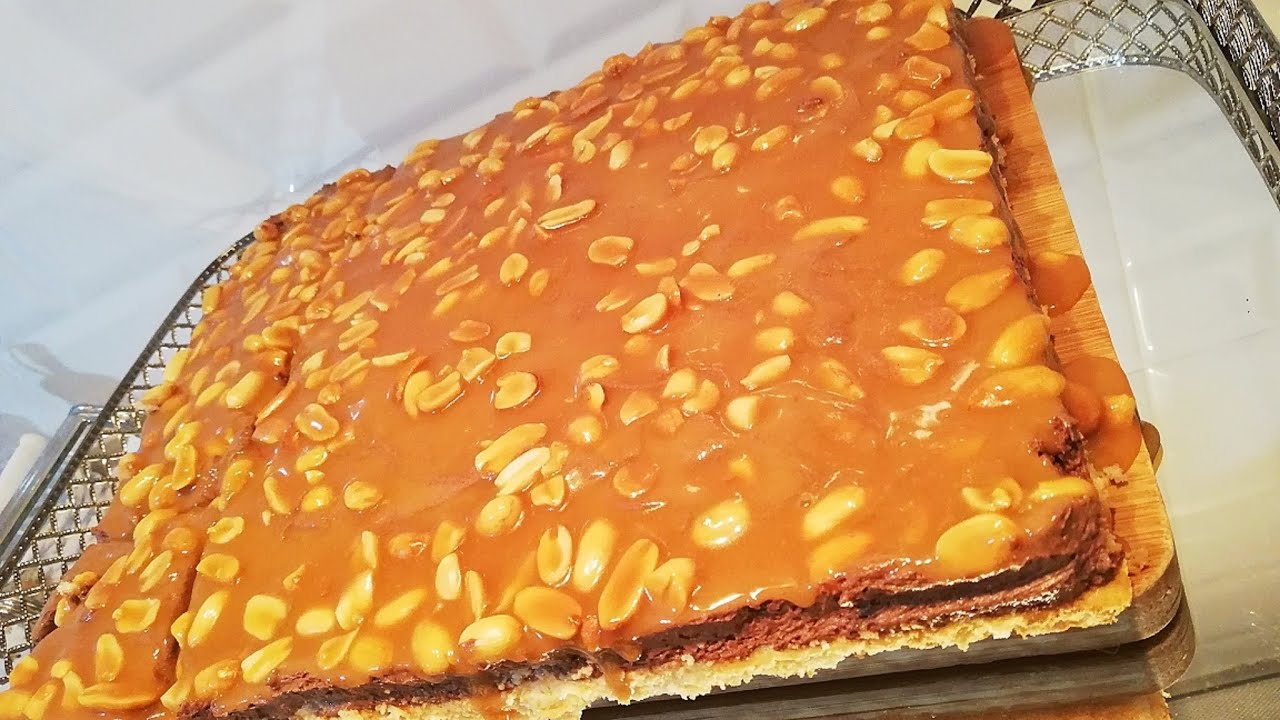 Her Evde Bulunan Malzemelerle 24 Kişilik Snickers Pasta | Yer Fıstıklı Karamelli Pasta Tarifi