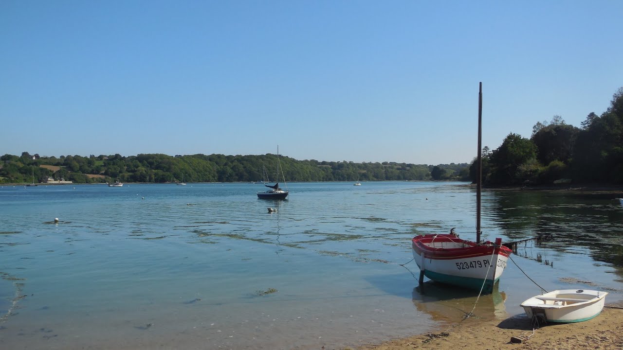 Bretagne : PLOUGRESCANT Baie de L'enfer Drone 4K