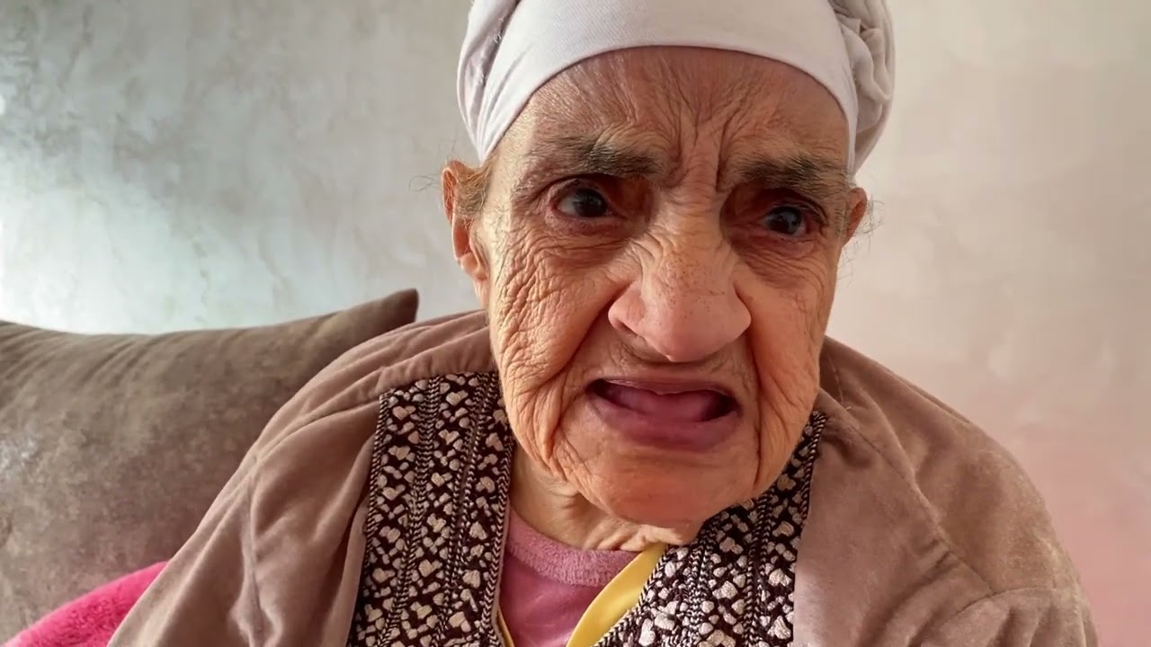 مي سعدية طناازة كبيرة🤣🤣