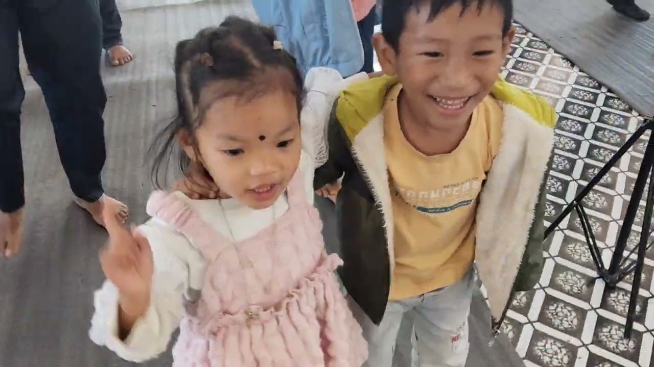 2025 Christmas action Dance