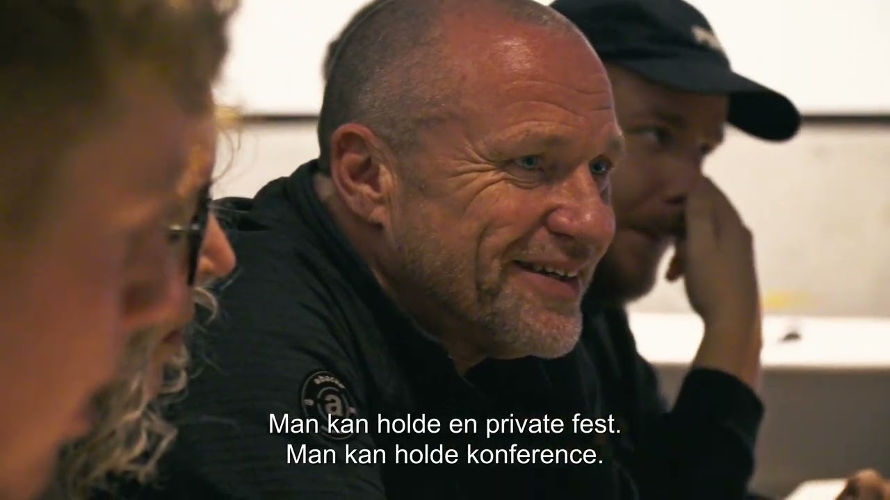 Funhall præsentation af hvad vi er for et sted med speak
