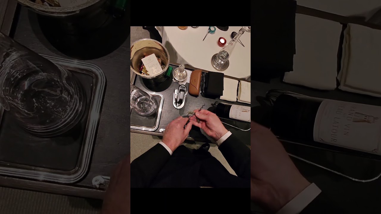 Otwarcie stolika 1800 dolar&oacute;w 1998 Chateau Latour #fyp #fypシ゚ #trending #pov #wine #wow #viralvideo #food