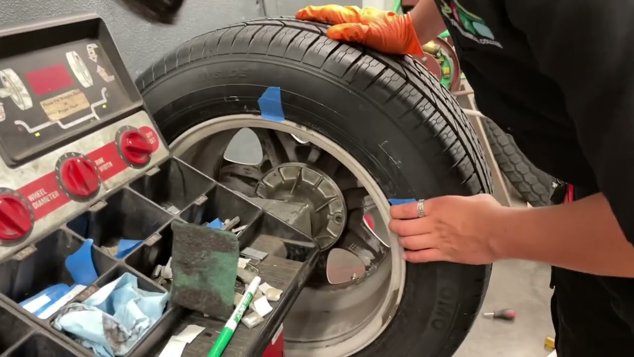 How to balance wheels using the Snap-on balancer.
