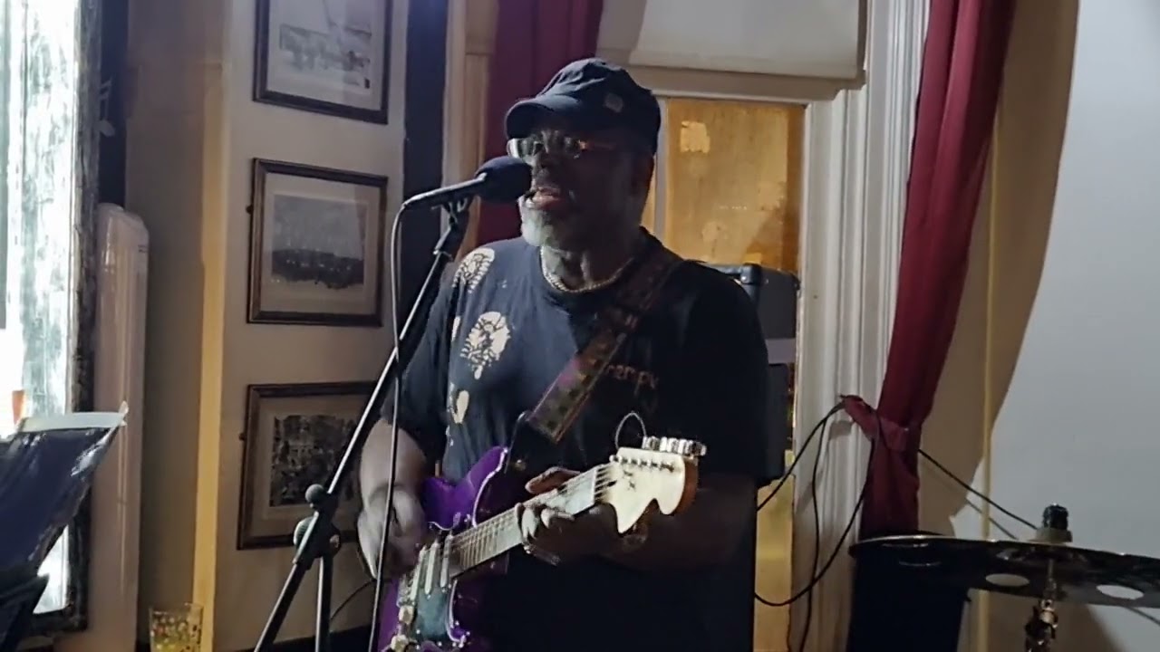 SKA SONIC, feat Clive Alive, performing,  Dreamland  (Best With Headphones)