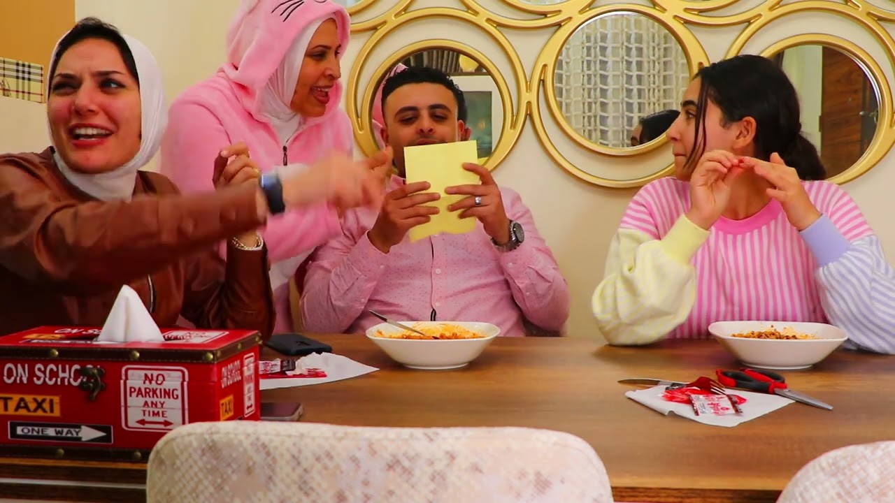 تحدي الاندومي الكوري و الاسئله المحرجه مع احمد🥵 (ايه اسم البنت الي كان مرتبط بيها قبل هاجر😱)