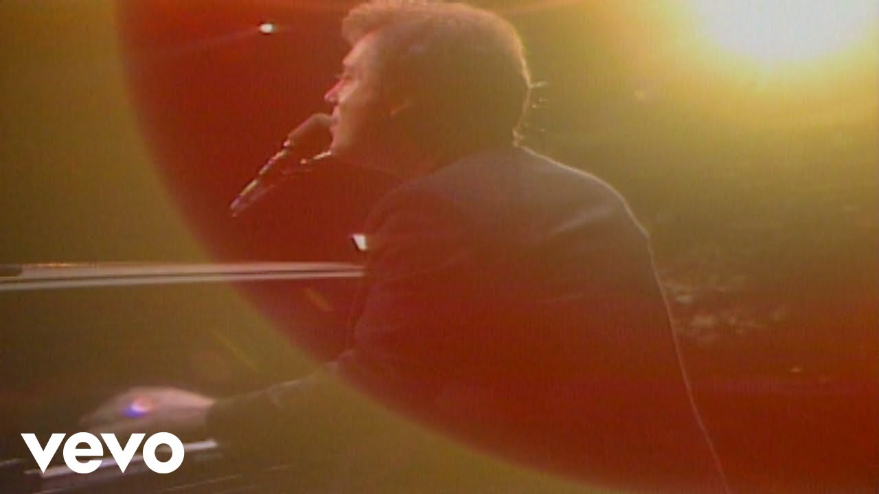 Billy Joel - Movin' Out (Anthony's Song) (Live from Long Island)