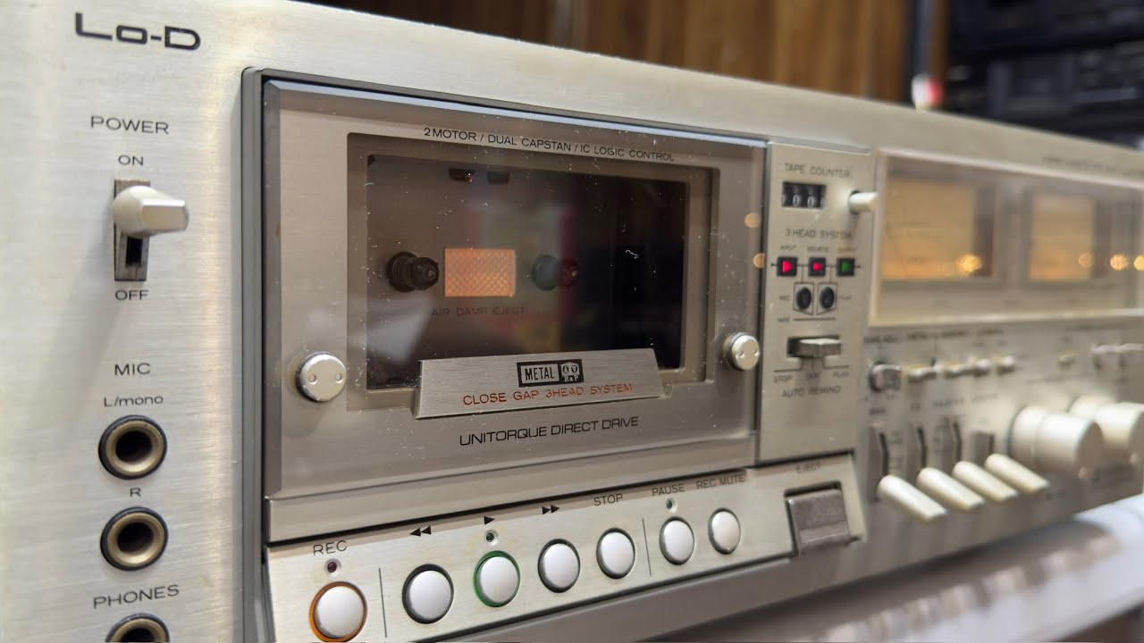 Hitachi D-980M Part 1 - Replacing Bad Capacitors, Removing Transport