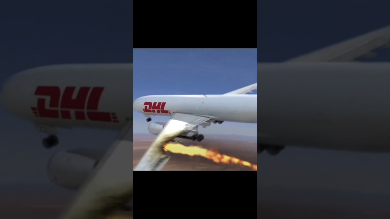 В этот самолет попала ракета 🚀😨 #шорты