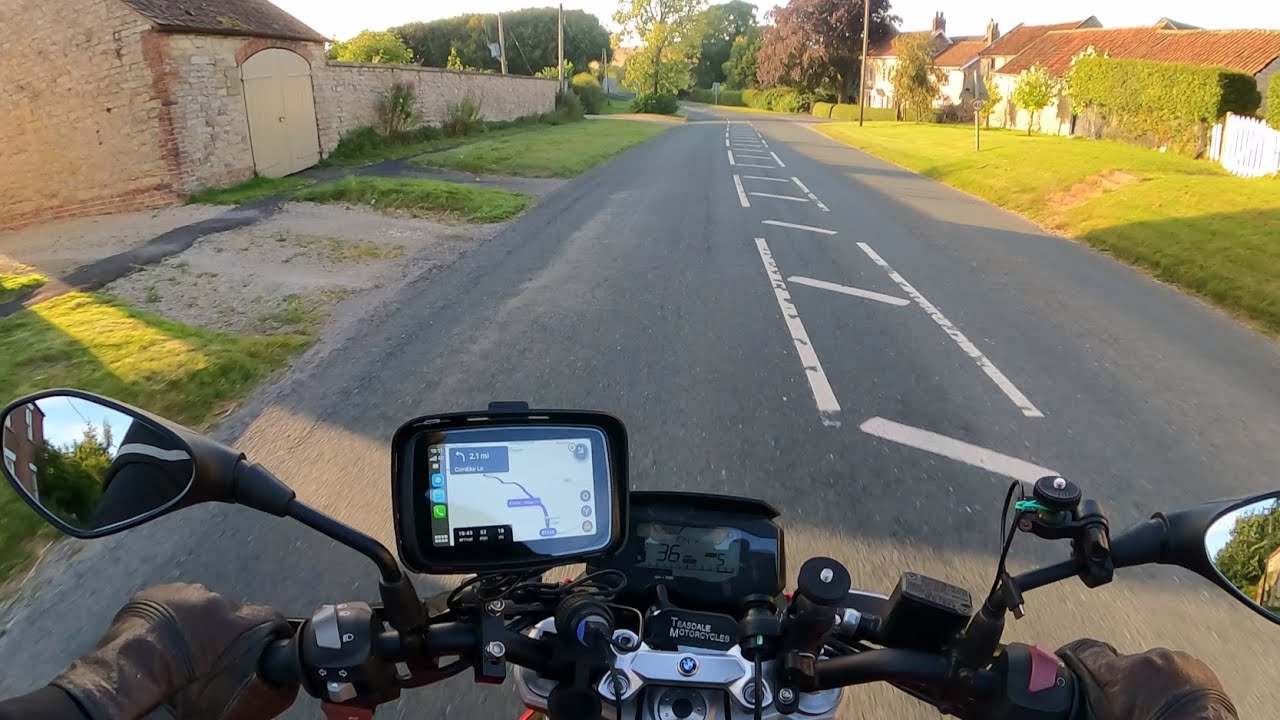 BMW G310R using  Carplay.