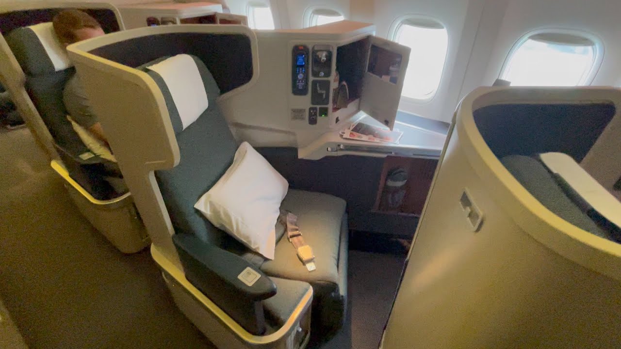 Cathay Pacific CX831 Boeing 777-300 Business Class JFK-HKG