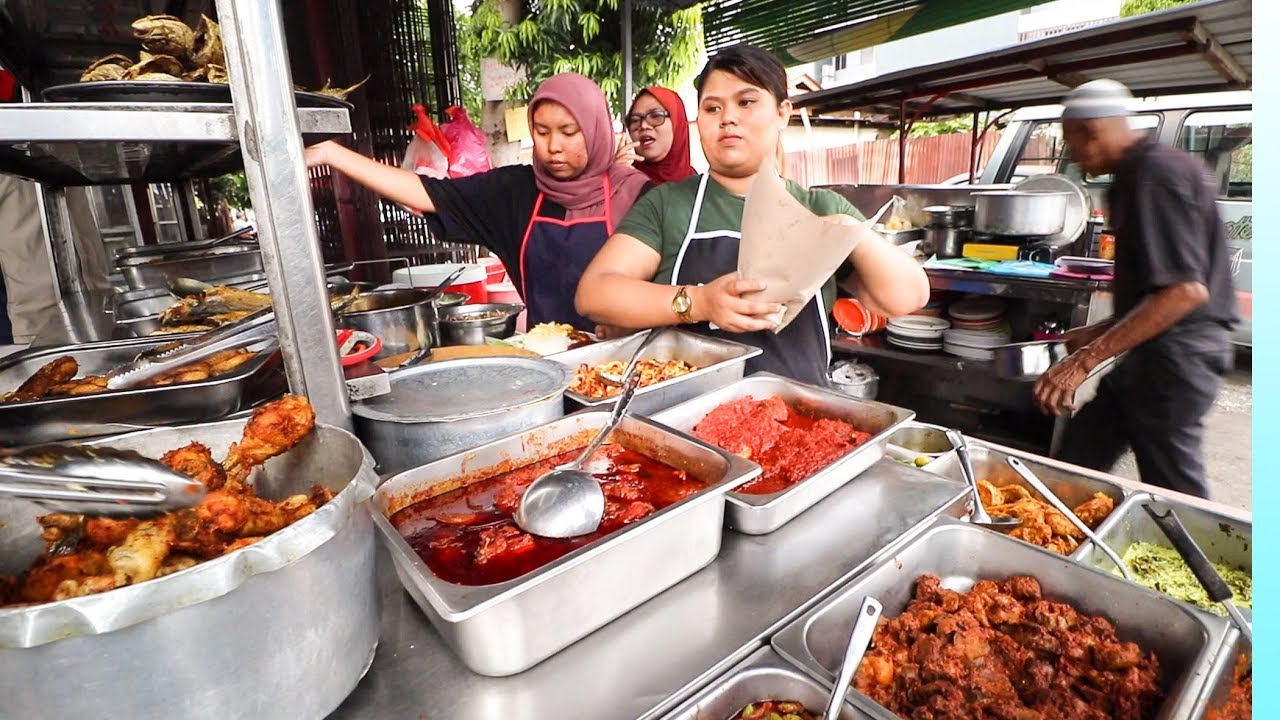 LAUK Lovers Dream NASI LEMAK + SATAY SAUCE Hot Pot AKA Satay Celup | Malacca FULL Day Of Eating