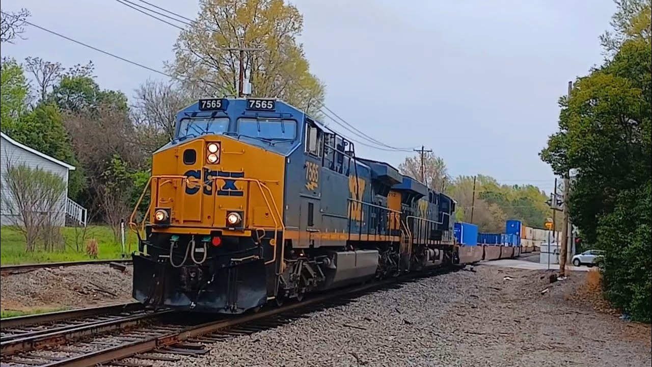 CSXT 7565 leads Reroute CSX X137 at Tryon Street Columbia SC on the CSX S-Line 
