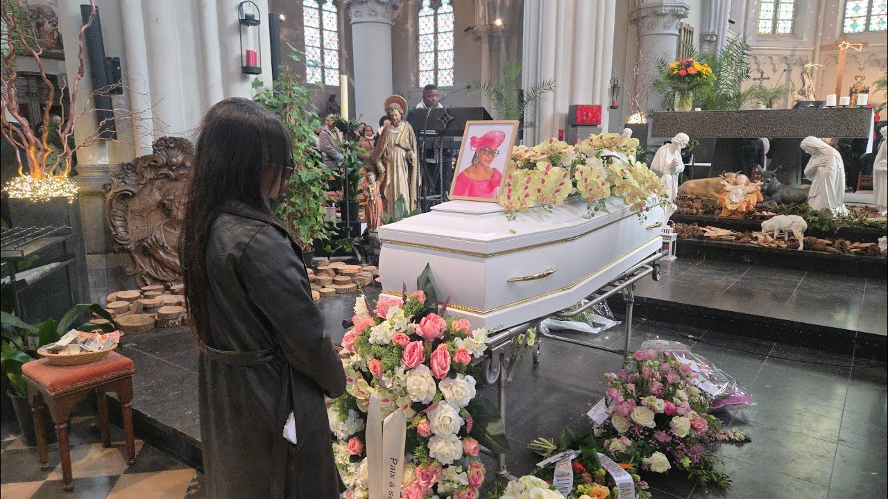 BELGIQUE OBSÈQUES DE MADY DJOGO MADINGI SES ENFANTS INCONSOLABLE SON MARI ET LA FAMILLES 