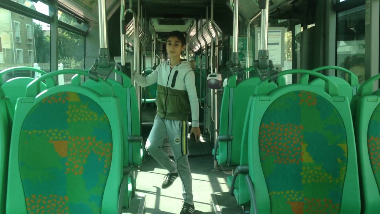 Irisbus Renault Agora L €3 (1712) - Réseau RATP - Ligne 208a