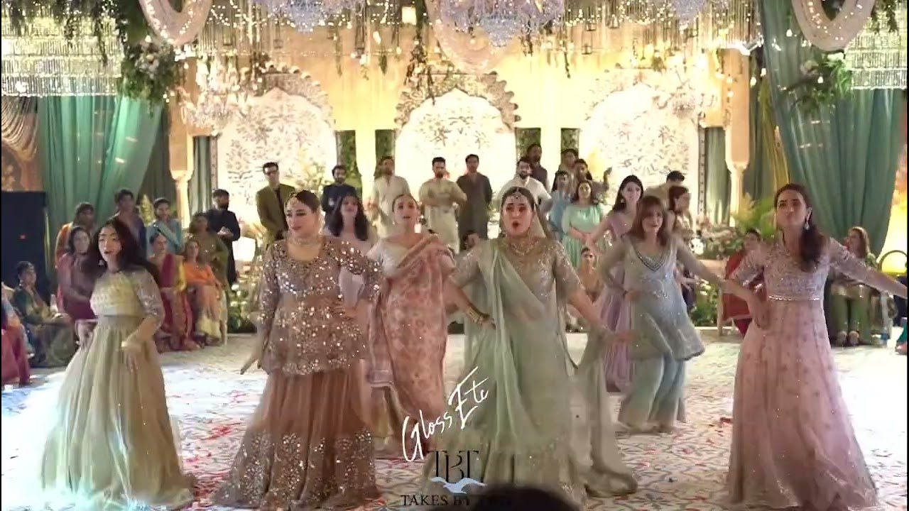 Kubra khan dance on her mehandi 💛💛💛#foryou #wedding #pakistan