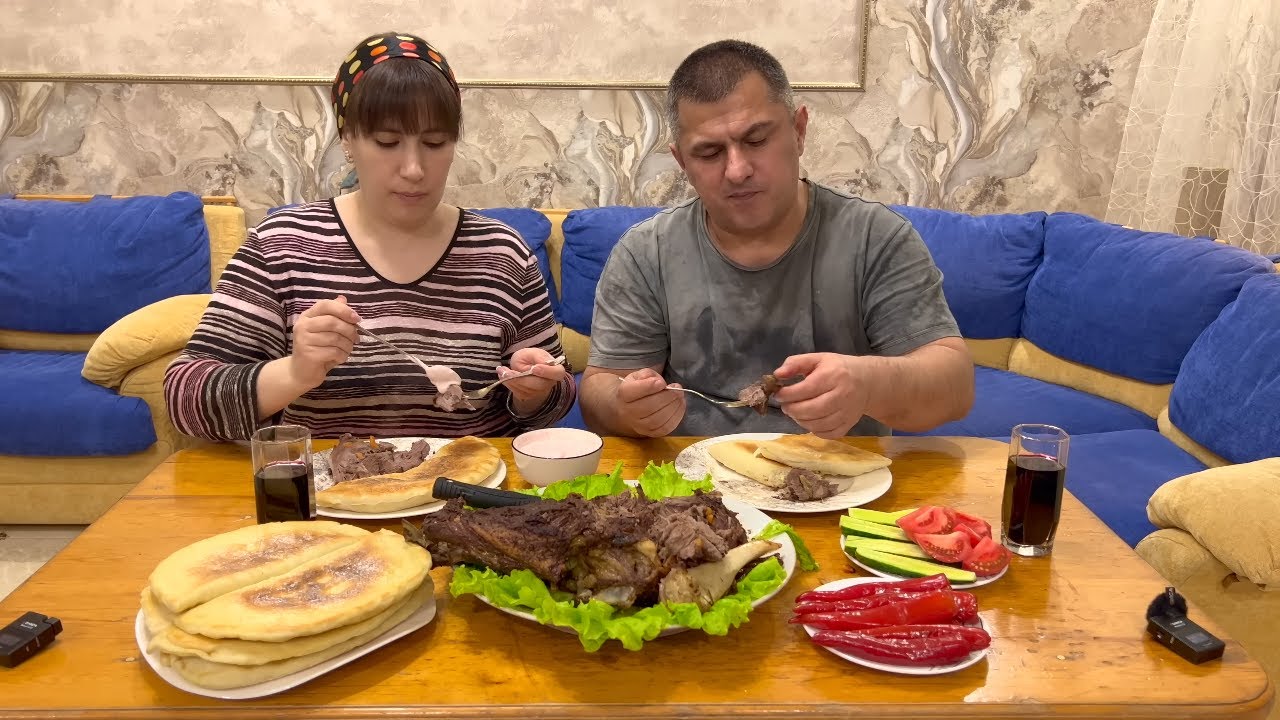 Готовим Баранью ножку в духовке и Лепешки с сыром и творогом на ужин