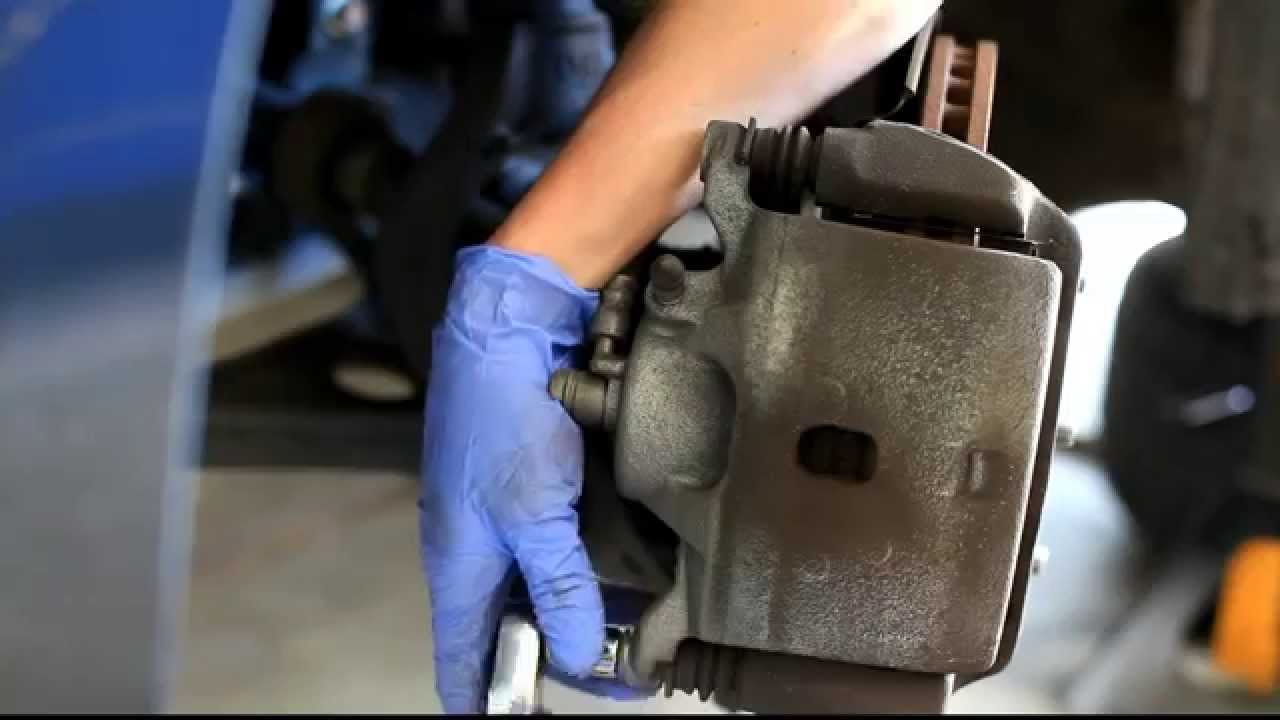 2003-2007 Honda Accord Front Brakes remove and install rotors and pads