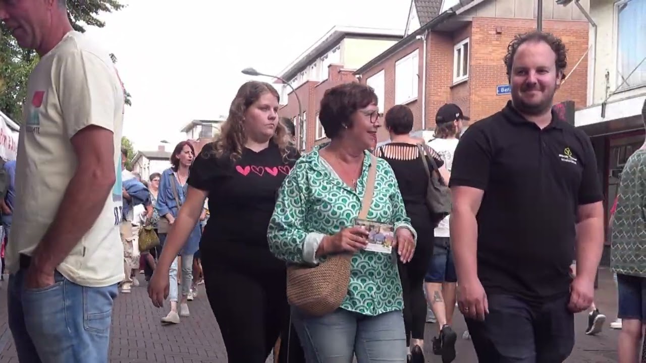 Drukte op Braderie ( Night Market ) Ermelo di. 22 Juli 2025