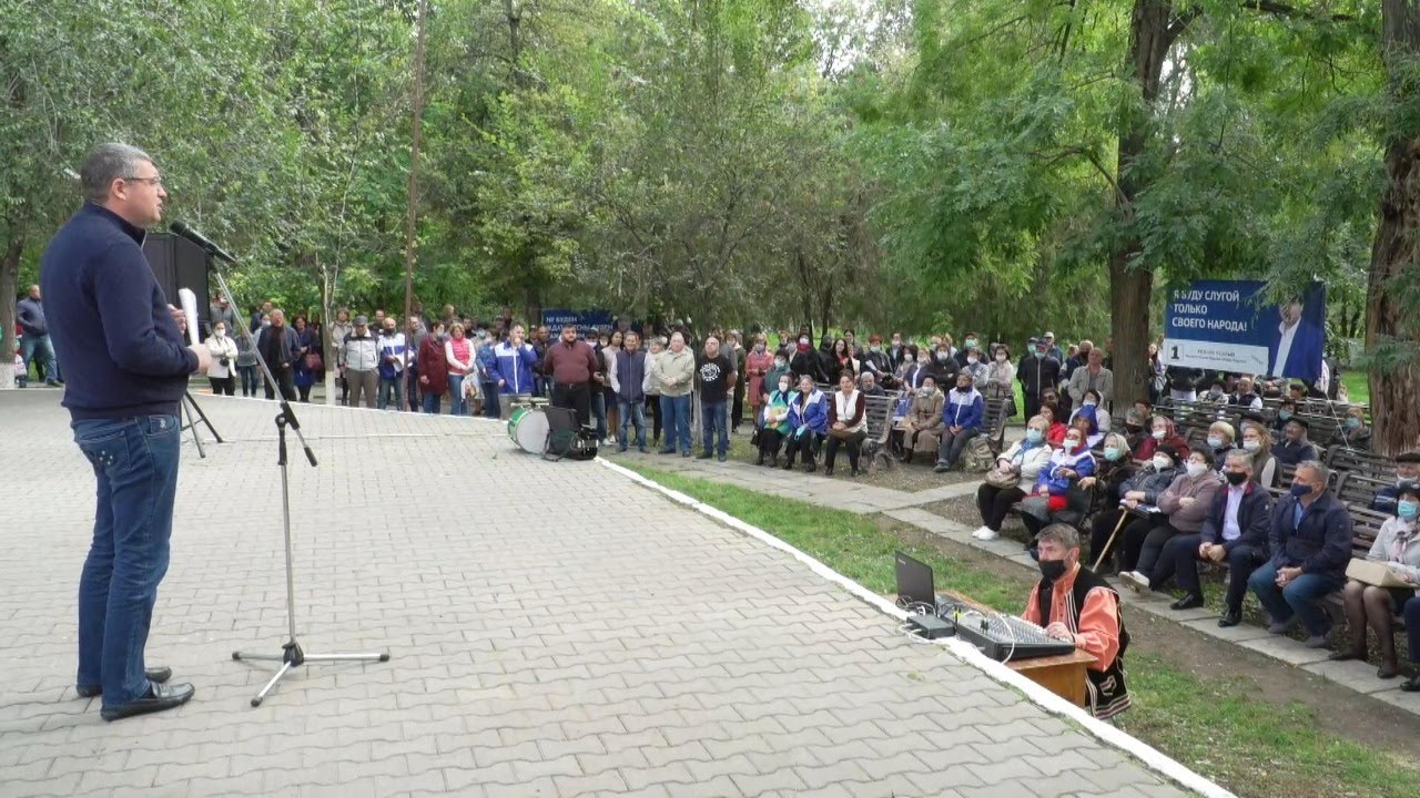 Онлайн. Нахожусь в городе Вулканешты, где сегодня отмечается Храмовый праздник.